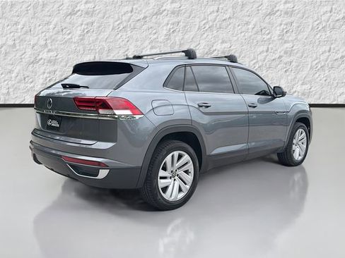 Used 2020 Volkswagen Atlas Cross Sport SE w/ Panoramic Sunroof Package FWD image 3