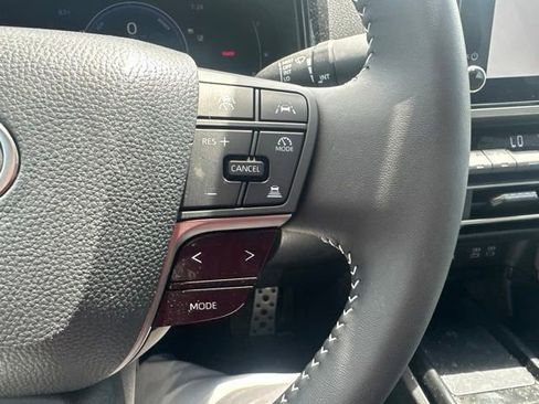 Used 2026 Toyota Camry SE w/ Convenience Package FWD image 8