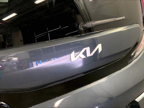 Certified 2025 Kia Soul LX w/ LX Technology Package FWD image 29