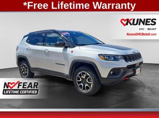 Used 2025 Jeep Compass Trailhawk w/ Trailer Tow Group AWD/4WD video 1
