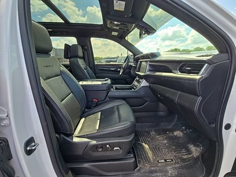 Used 2022 GMC Yukon XL Denali w/ Denali Ultimate Package AWD/4WD image 51