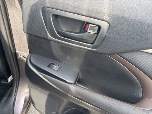 Used 2019 Toyota Highlander LE image 14