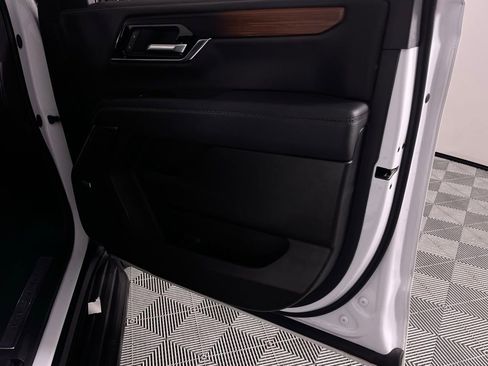 Used 2025 GMC Yukon Denali image 34