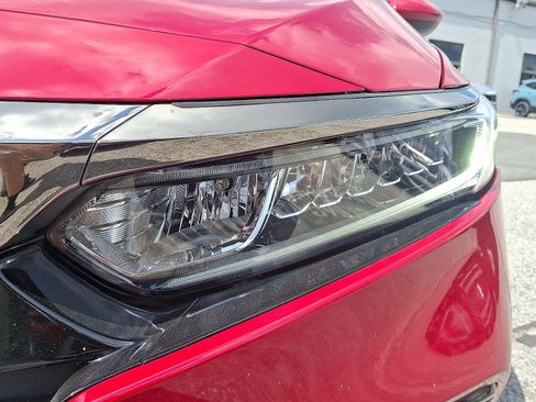 Used 2018 Honda Accord Sport image 10