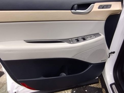 Used 2023 Hyundai Palisade Limited w/ Cargo Package image 22