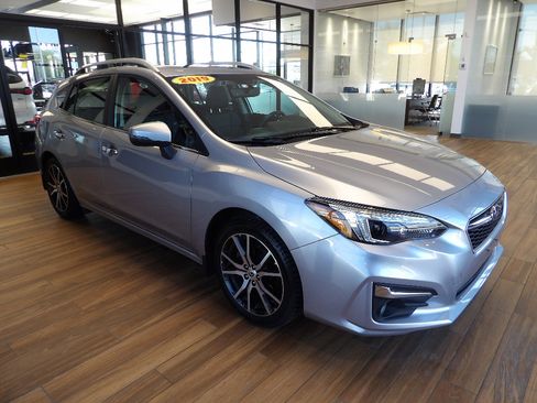 Used 2019 Subaru Impreza 2.0i Limited w/ Popular Package #2 AWD/4WD image 3
