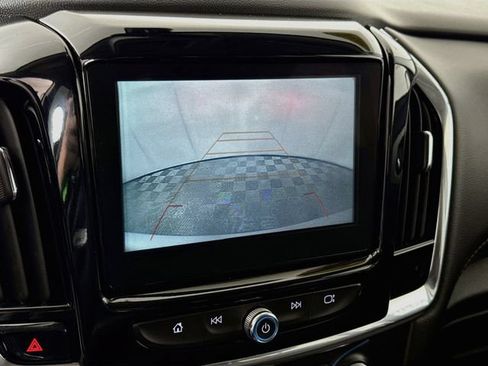 Used 2019 Chevrolet Traverse LT FWD image 14