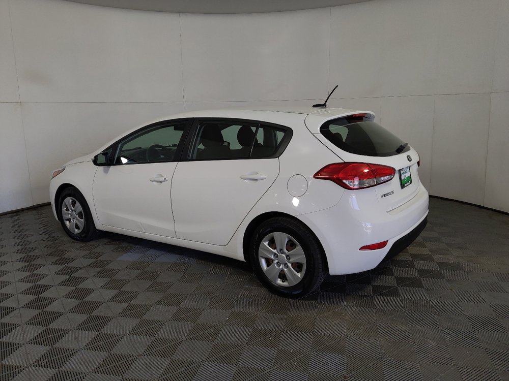 Used 2017 Kia Forte LX FWD image 3