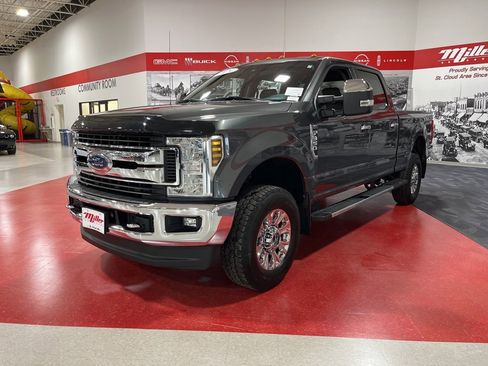 Used 2019 Ford F350 XLT w/ XLT Premium Package image 7