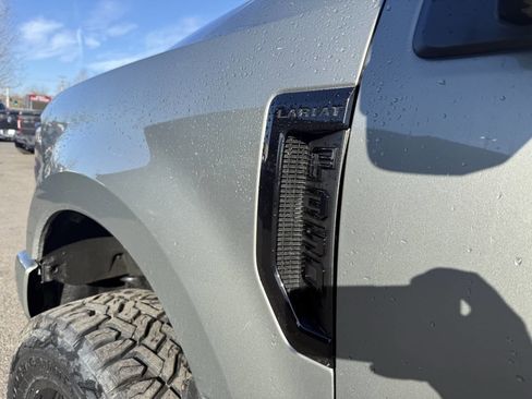 Used 2019 Ford F350 Lariat image 17