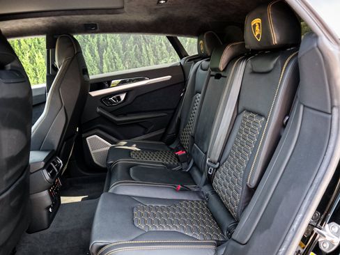Used 2021 Lamborghini Urus AWD/4WD image 8