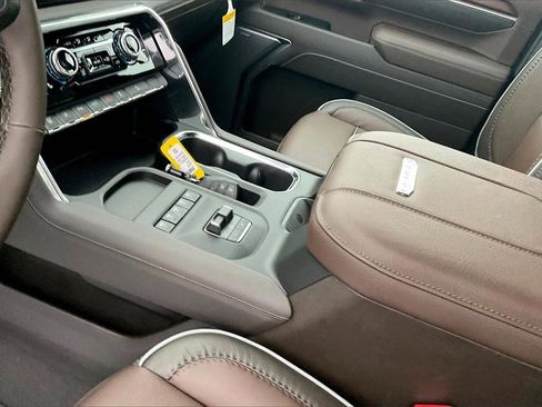 New 2026 GMC Sierra 2500 Denali w/ Denali Reserve Package image 24