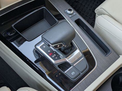 Used 2025 Audi Q5 2.0T Premium Plus w/ Premium Plus Package image 21