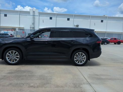 Certified 2025 Toyota Grand Highlander AWD image 8