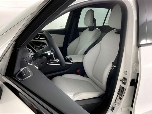 Used 2026 Mercedes-Benz GLC 300 4MATIC image 9