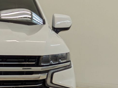 Used 2024 Chevrolet Suburban LT image 11