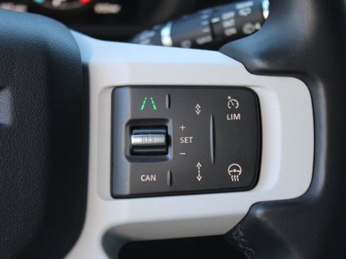 Certified 2025 Land Rover Defender 130 X-Dynamic SE image 19