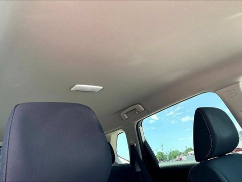 Used 2024 Nissan Rogue S FWD image 19