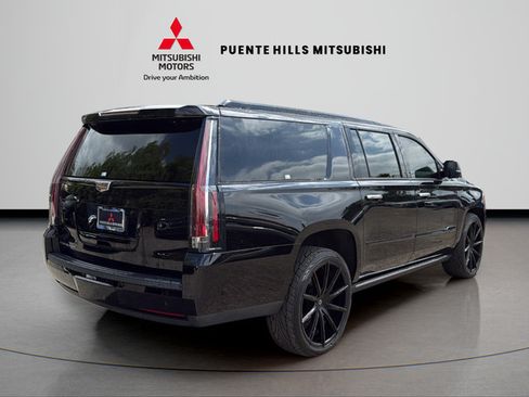 Used 2020 Cadillac Escalade ESV Platinum w/ Escalade Sport Edition AWD/4WD image 5