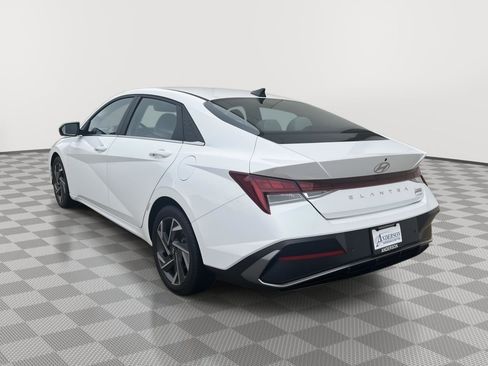 Used 2024 Hyundai Elantra Limited FWD image 7