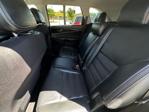 Used 2016 Kia Sorento FWD w/ LX Convenience Package image 9