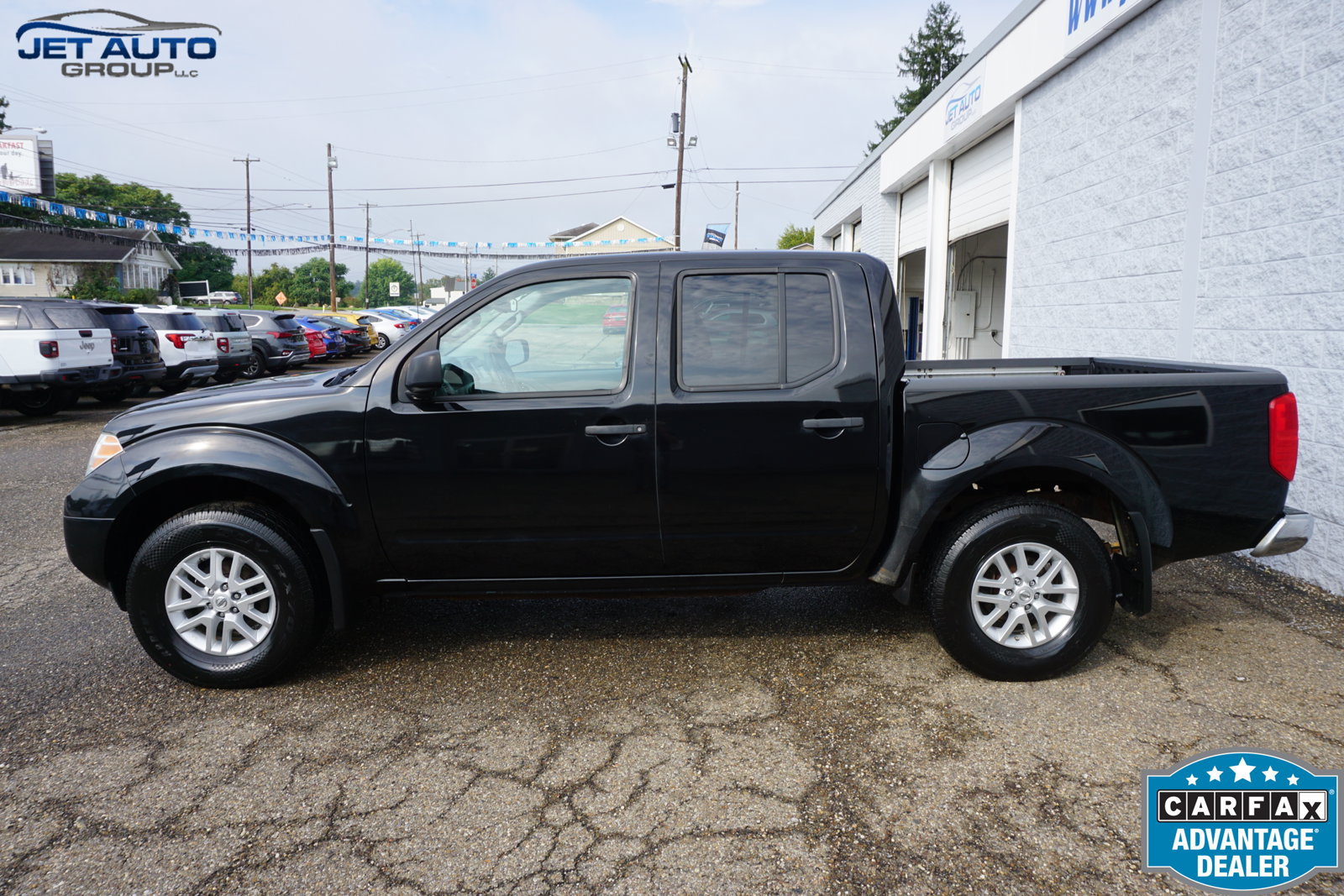 Used 2016 Nissan Frontier SV w/ SV Value Truck Package AWD/4WD image 4