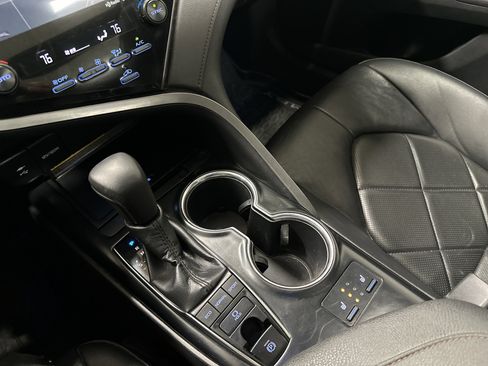 Used 2019 Toyota Camry XLE image 26