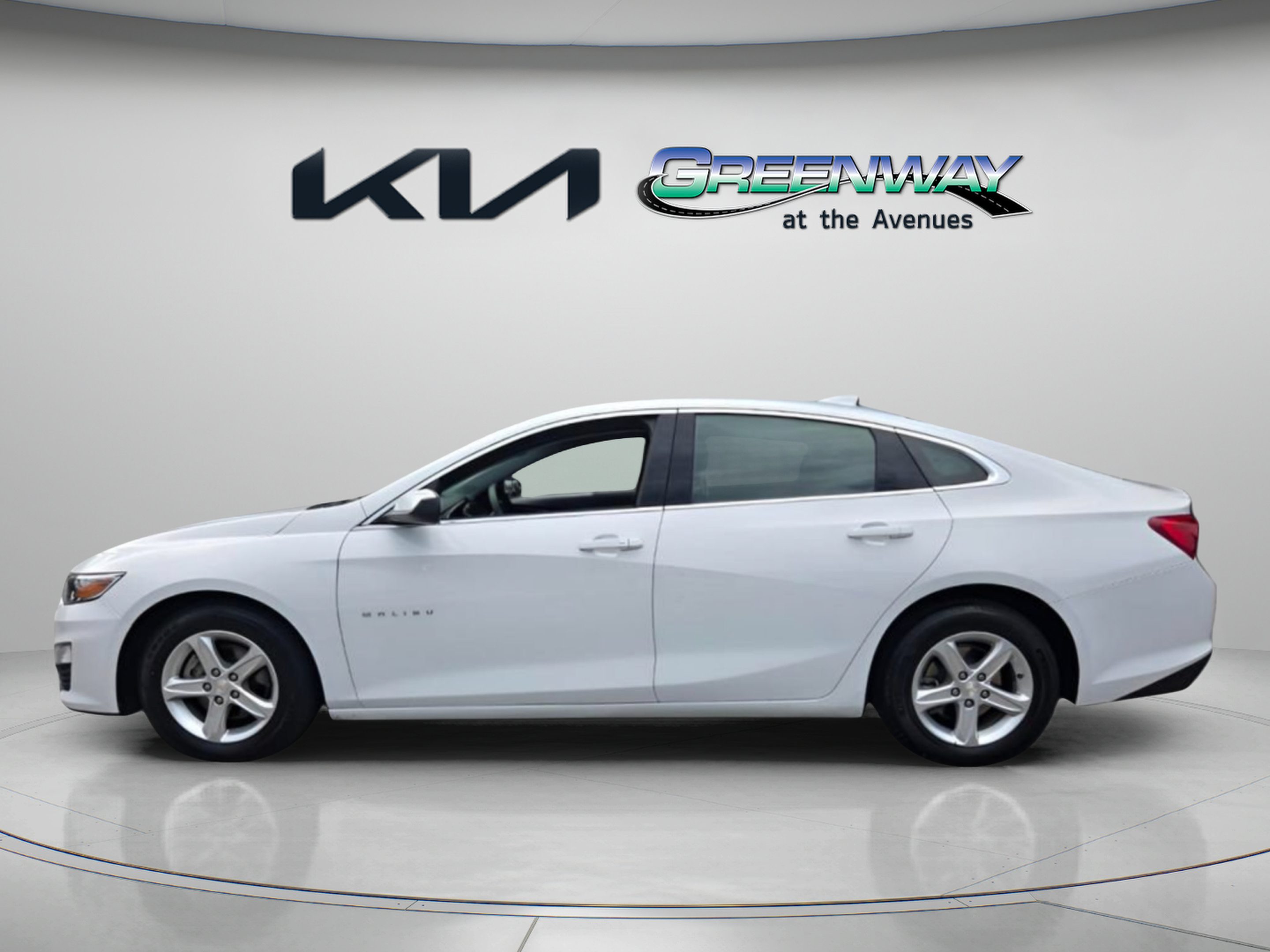 Used 2023 Chevrolet Malibu LT FWD image 4