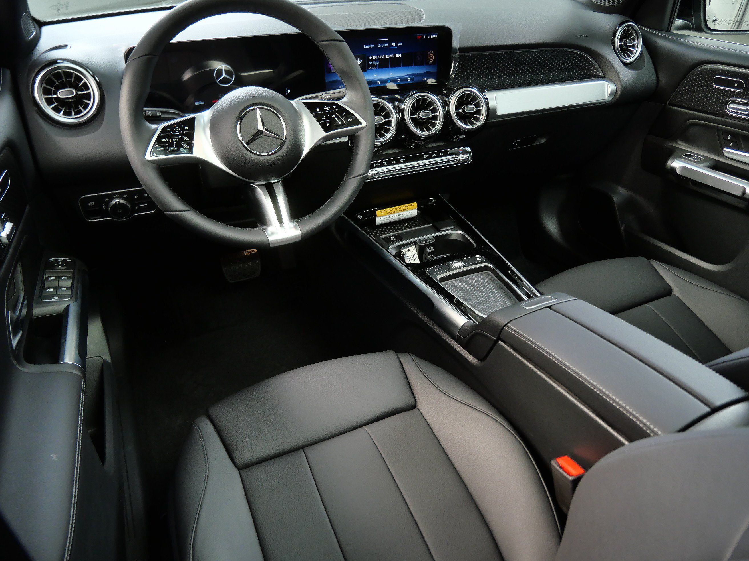 New 2026 Mercedes-Benz GLB 250 4MATIC image 2