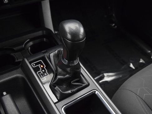Used 2019 Toyota Tacoma TRD Sport w/ Technology Package AWD/4WD image 28