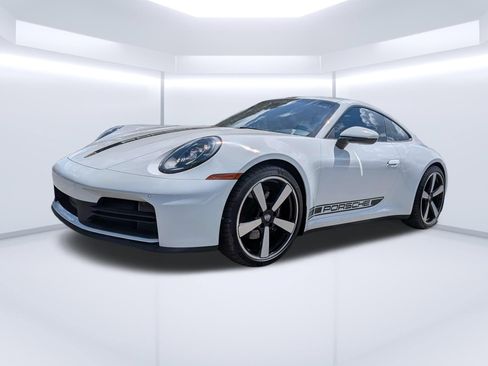 Used 2026 Porsche 911 Carrera RWD image 7
