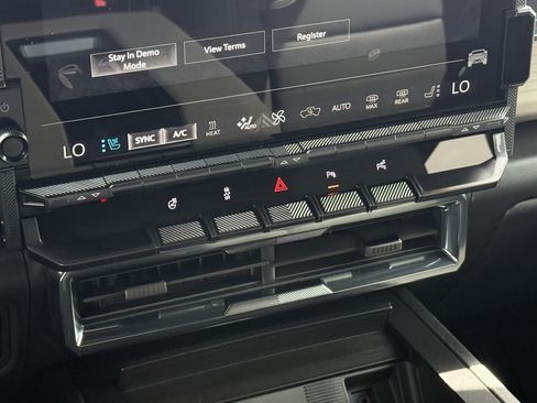 New 2026 GMC Hummer EV SUV AWD/4WD image 14