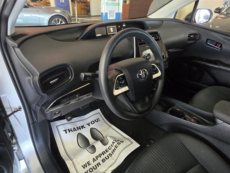 Used 2016 Toyota Prius Two FWD image 9