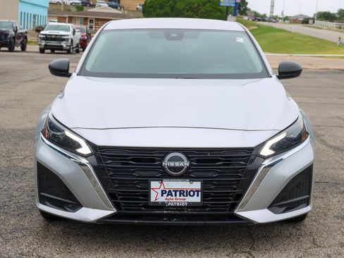 Used 2024 Nissan Altima 2.5 S FWD image 2