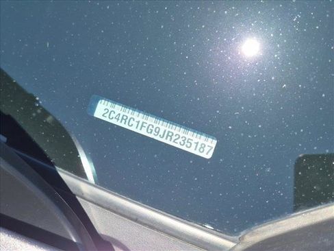 Used 2018 Chrysler Pacifica Touring Plus FWD image 18