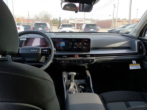 New 2026 Kia Sorento LX image 10