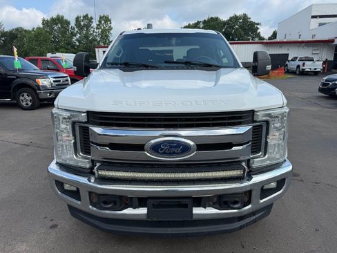 Used 2018 Ford F250 XLT w/ Camper Package AWD/4WD image 8