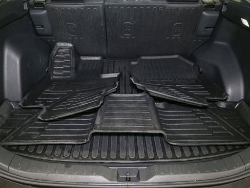 Used 2025 Toyota RAV4 LE AWD/4WD image 12