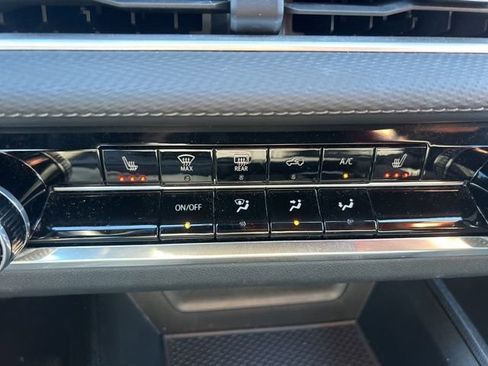 Used 2025 Chevrolet Equinox LT image 16