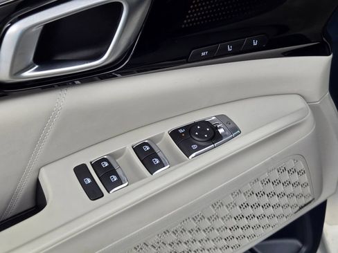 Used 2025 Kia Carnival SX Prestige FWD image 16
