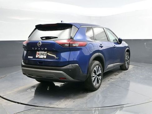 Used 2023 Nissan Rogue SV image 9