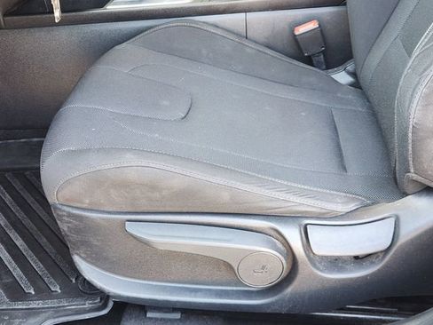 Used 2025 Hyundai Elantra SE FWD image 22