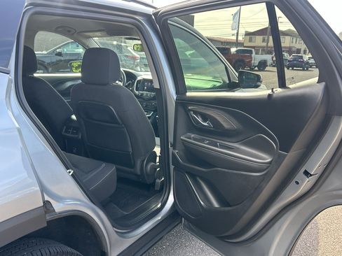 Used 2023 GMC Terrain SLE w/ Driver Convenience Package AWD/4WD image 25