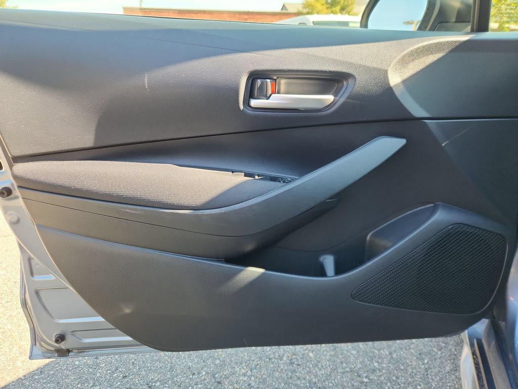 Used 2020 Toyota Corolla LE w/ Body Protection Package FWD image 10