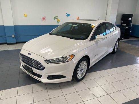 Used 2014 Ford Fusion SE FWD image 1