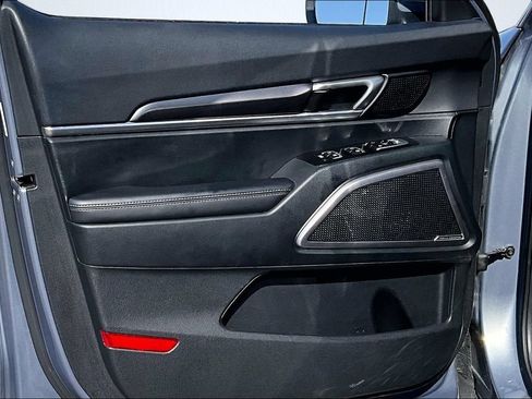Used 2025 Kia Telluride S FWD image 16