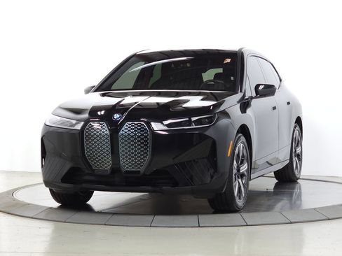 Used 2024 BMW iX xDrive50 AWD/4WD image 4