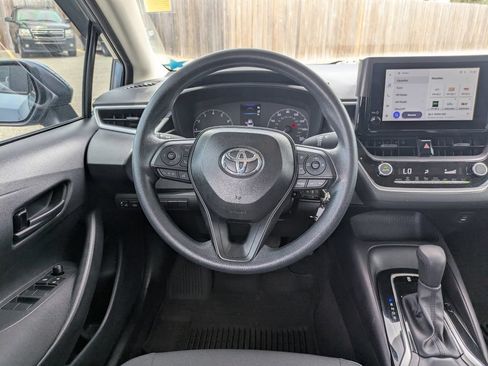 Used 2025 Toyota Corolla LE FWD image 16