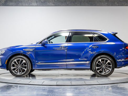 Used 2021 Bentley Bentayga w/ First Edition Specification AWD/4WD image 49