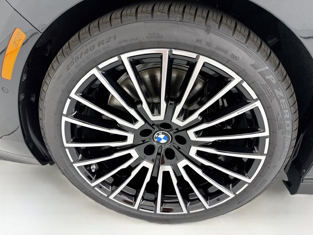 New 2027 BMW 740i w/ Premier Package RWD image 29